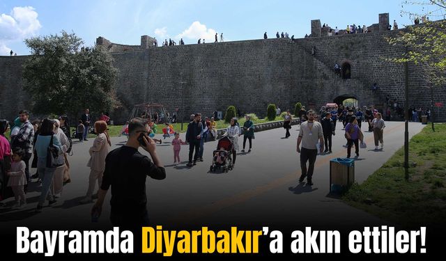 Yerli ve yabancı turistler Bayramda Diyarbakır’a akın etti