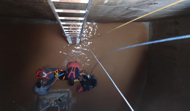 Mardin'de temizlik işçisi 10 metre derinlikteki su kuyusuna düştü