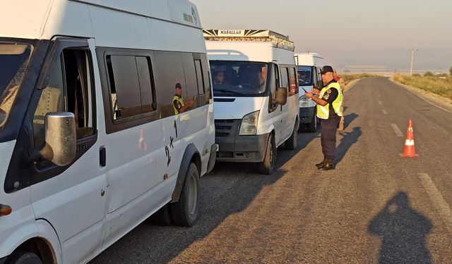 Bismil’de okul servisleri denetlendi: 4 okul servis aracına ceza