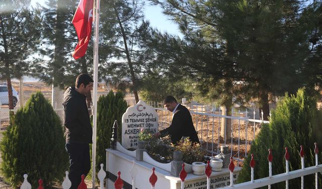 Diyarbakır: Şehit olan babasına FETÖ elebaşının ölüm haberini verdi