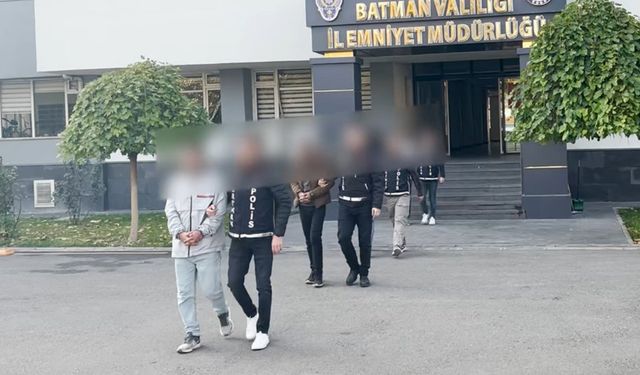 Batman'da 3 Evde Uyuşturucu Operasyonu: 4 Kişi Tutuklandı