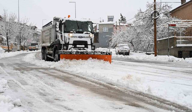 Isparta’da kar yağışı nedeniyle taşımalı eğitime 1 gün ara