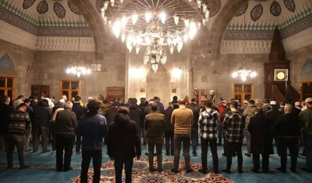 Üç Aylar Ne Zaman Başlıyor? (2025 Diyanet Dini Günler Takvimi)