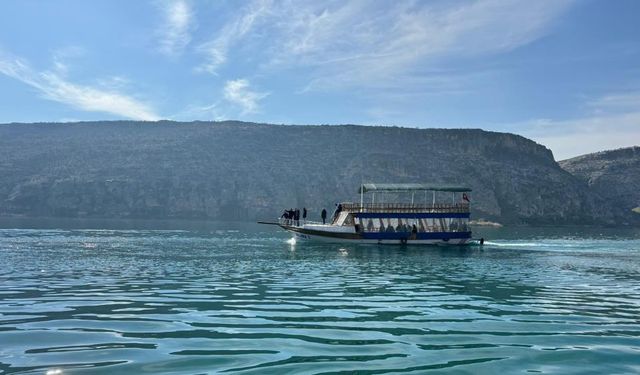 Halfeti'de Hava Sıcaklığı Turizmde Hareketliliğe Neden Oldu