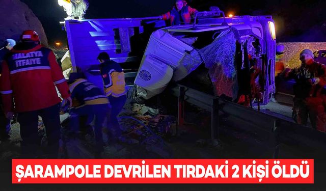 Tünel çıkışı virajı alamayan tır devrildi: 2 ölü