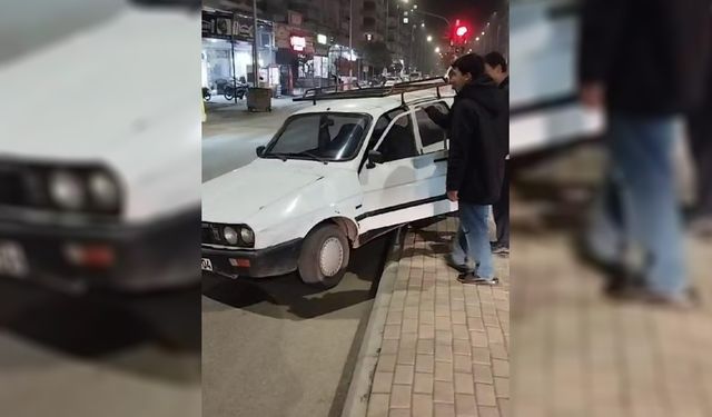 Şanlıurfa'da El Freni Çekilmeyen Otomobil Kazaya Sebep Oldu