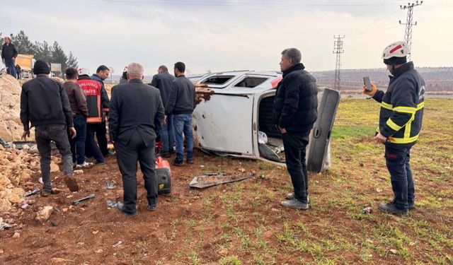 Şanlıurfa-Gaziantep Karayolunda Kaza: 2 Yaralı