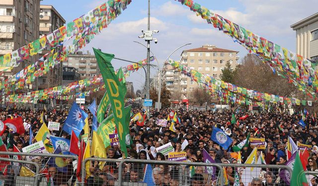 DEM Parti’den Diyarbakır’da Barış için özgürlük’ mitingi