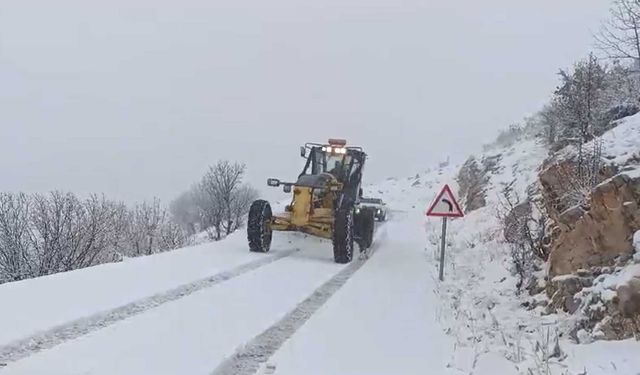 Diyarbakır’da kardan dolayı kapanan 129 kilometrelik yol ulaşıma açıldı
