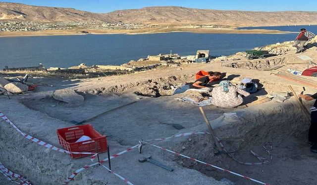 Hasankeyf'te 1600 Yıllık Gözyaşı Şişesi Bulundu