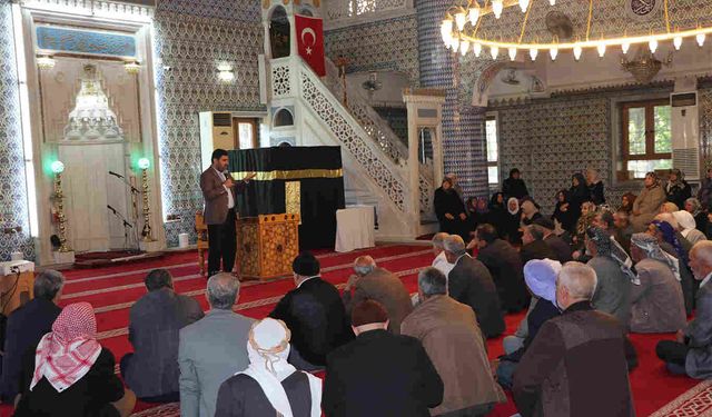 2025 Hacı Adaylarına Bilgilendirme Semineri Düzenlendi
