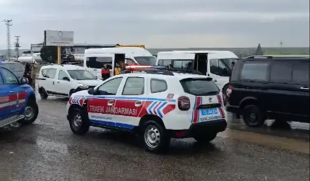 Batman'da Öğretmen Servisi Kaza Yaptı: 5 Öğretmen Yaralandı