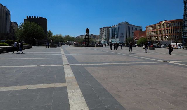 Diyarbakır’da sağduyu çağrısı: "Gerginlik geçici, dostluk bakidir"
