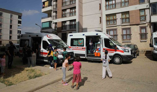 Diyarbakır'da apartmanda yangın: 8 kişi hastaneye kaldırıldı