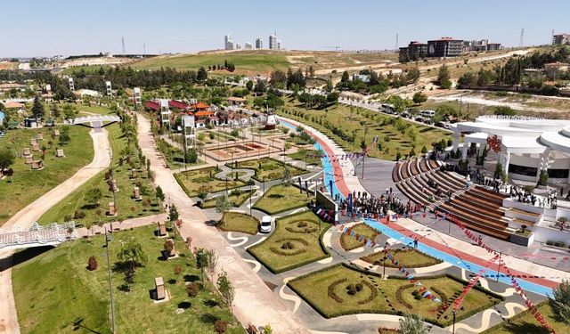 Büyükşehir Belediyesi’nden Yeni Evli Çiftlere Anlamlı Hediye