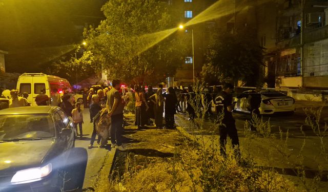 Diyarbakır’da 'apartman sallandı' 5 katlı bina boşaltıldı