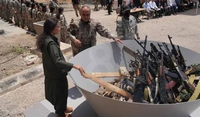 PKK bugün lideri Öcalan'ın "Barış ve Demokratik Toplum Çağrısı" kapsamında silah bırakmaya başladı.