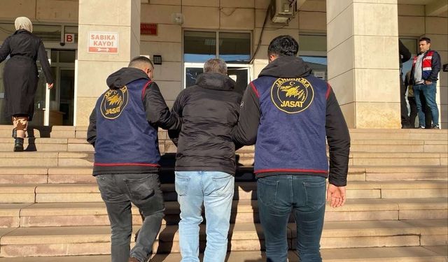 Bismil’inde aralarında bulunduğu, Diyarbakır'da haklarında kesinleşmiş hapis cezası bulunan 157 kişi yakalandı