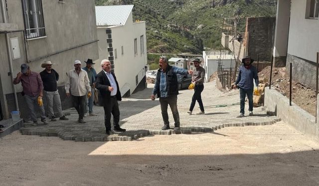 Çermik'te Bozulan Mahalle Yolları Yenileniyor