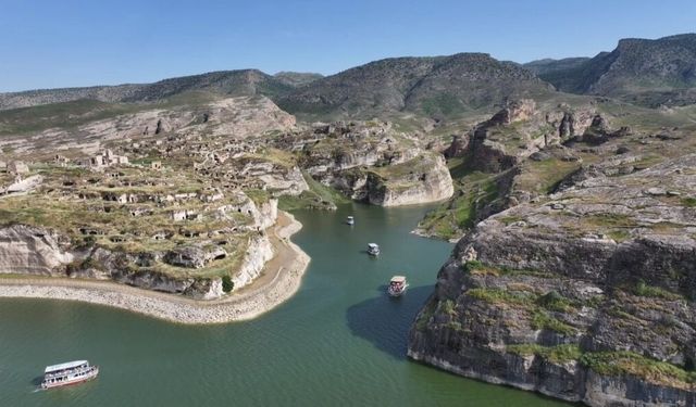 12 Bin Yıllık Miras Hasankeyf, Bayramda Dolup Taştı