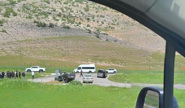 Diyarbakır'da Mezuniyet Yolunda Kaza : 5'i Öğrenci 6 Yaralı