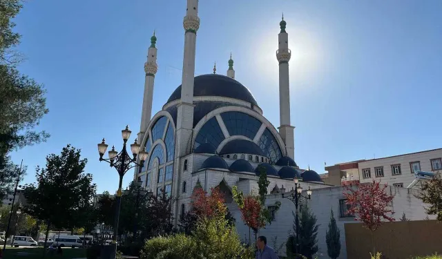Bu haftaki Cuma hutbesinde: Alın teri mukaddestir