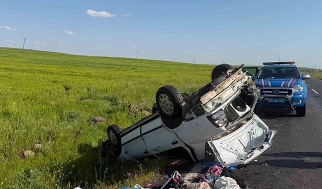 Diyarbakır yolunda otomobil takla attı: Yaralılar var