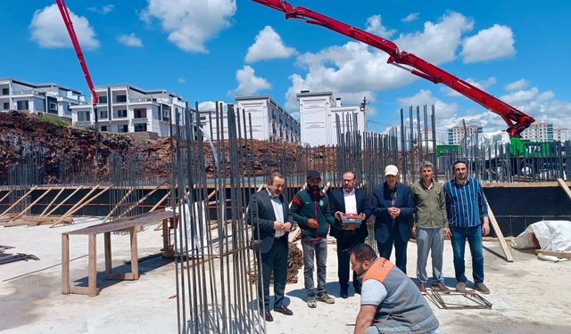 Kayapınar’da Cami, Kur’an Kursu ve Aşevi İçin İlk Kazma Vuruldu