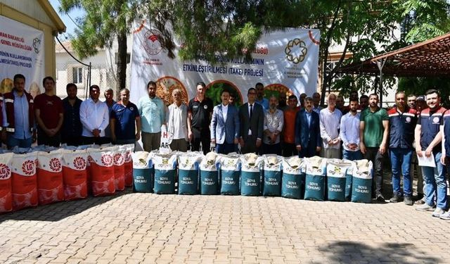 Çiftçilere Yüzde 75 Hibeli Soya Ve Ayçiçeği Tohumu Dağıtıldı