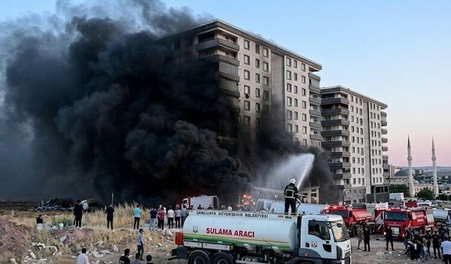 Şanlıurfa’da Dükkan'da Yangın : 6 Yaralı
