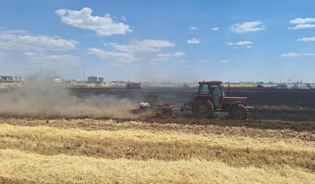 Tarlada Çıkan Yangında 80 Dönüm Ekili Buğday Alan Zarar Gördü