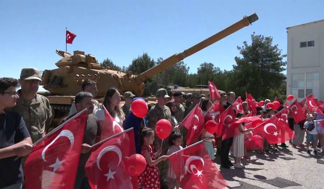 Diyarbakır'da Kara Kuvvetleri'nin 2235'inci Kuruluş Yıl Dönümü Törenle Kutlandı