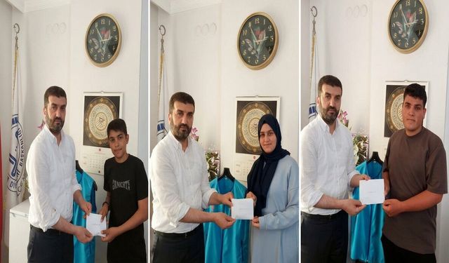 Diyarbakır'da Umre Ödüllü Yarışmanın Başarılı İsimleri Ödüllendirildi