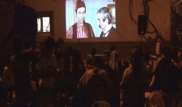 ‘Gezen Perde’ Köye Geldi, Buluşan Kalpler Sinemayla Aydınlandı