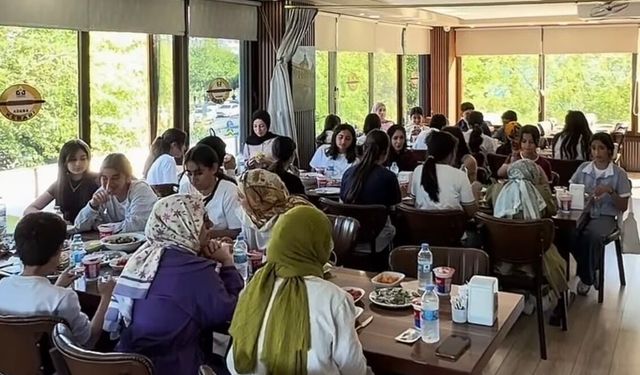 Tepe Mahalleli İş İnsanından Öğrencilere Anlamlı Jest
