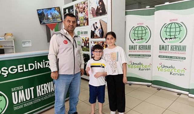İki Kardeş Bayram Harçlıklarını Gazzeli Çocuklara Gönderdiler