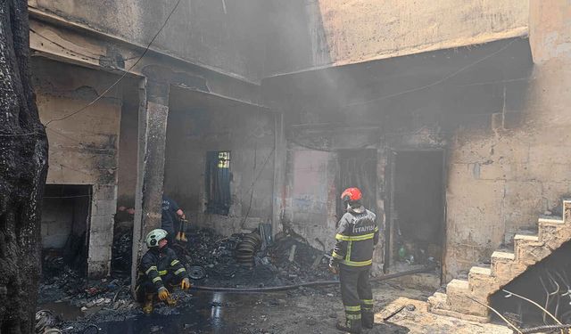 Motosiklet Deposundaki Yangın Çevreye Sıçramadan Söndürüldü