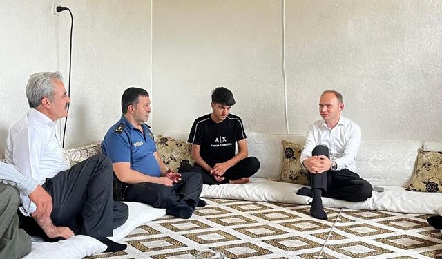 Okul Saldırısında Yaralanan Öğrencilerin Karneleri Evlerine Götürüldü