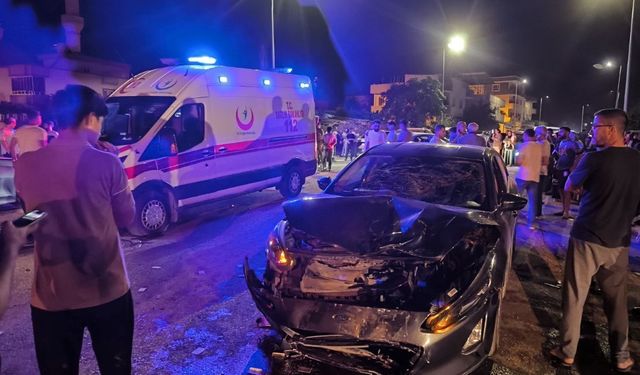 Otomobil ile Motosiklet Çarpıştı: 2 Kişi Ağır Yaralandı