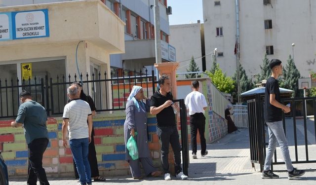 Saniyelerle Yarıştı Ama Okulu Şaşırdı: Gözyaşlarını Tutamadı