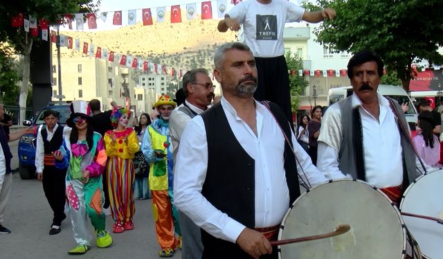 Mardin Yeşilli’de Festival Coşkusu: Sokaklar Renklendi!