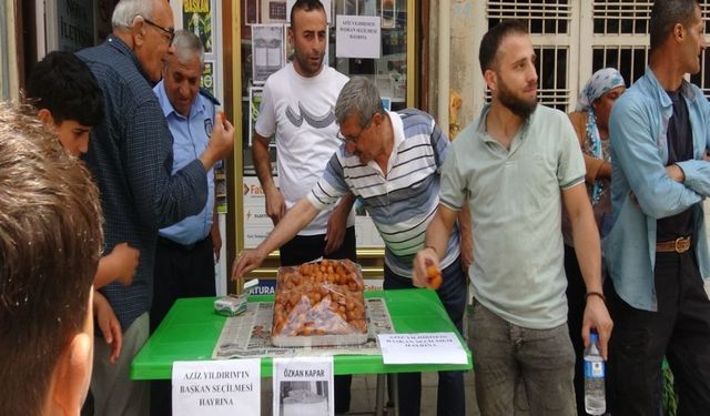 Taraftarlar, Aziz Yıldırım’ın Başkanlığını Lokma Tatlısı Dağıtarak Kutladı