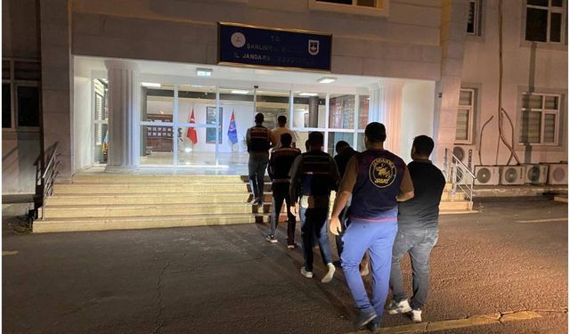 Polis Kılığına Giren Dolandırıcılara Jandarma Operasyonu: 4 Şüpheli Yakalandı