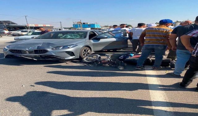 Otomobille Çarpışan Motosikletteki 2 Kişi Yaralandı