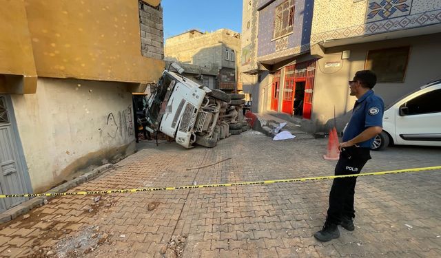 Freni boşalan kamyonun ezdiği çocuk hayatını kaybetti