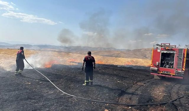 Anız Yangını İtfaiye ve TOMA Desteğiyle Söndürüldü