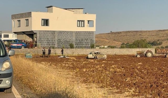 Kontrolden Çıkan Otomobil Evin Önündekilere Daldı: 1 Ölü, 5 Yaralı
