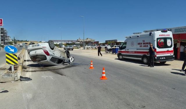 Bariyerlere Çarparak Takla Atan Otomobilde 1 Kişi Yaralandı