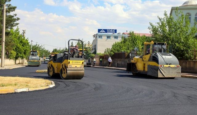 Diyarbakır'da  Asfalt Çalışmasıyla Yollar Yenileniyor