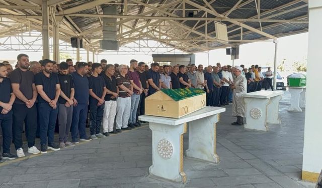 Site Havuzunda Boğulan Minik Kadir Gözyaşlarıyla Defnedildi